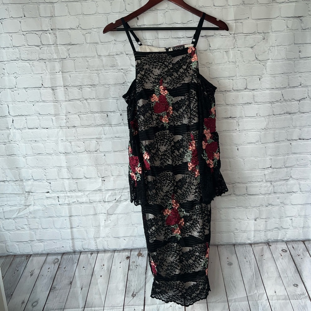 Venus Black, Red & Pink floral dress size 6 - Picture 4 of 16
